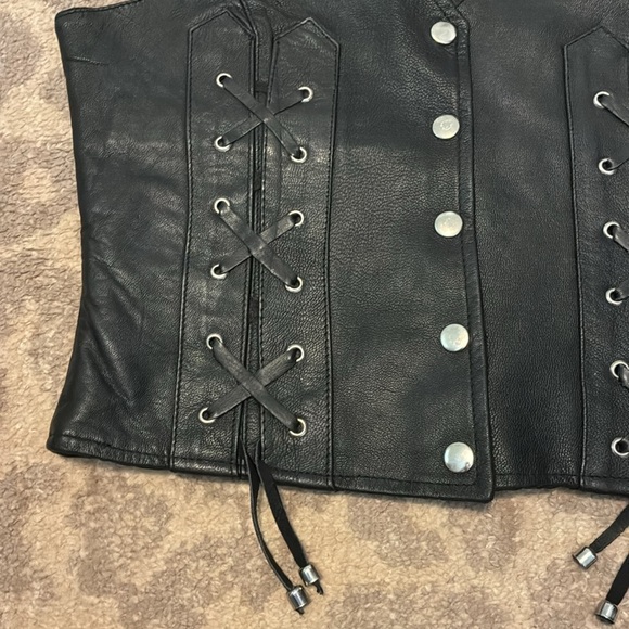 Antelope Creek Black Leather Motorcycle Vest - Picture 5 of 8